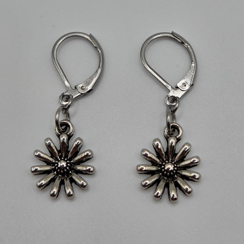 Handmade Earrings Silver Daisy Leverback Stainless Steel Hypoallergenic Floral - Picture 5 of 10